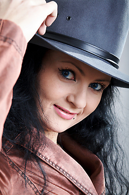 포토 JPG 해외이미지 백인 여자 행복 얼굴 한명 사람 성인 활발 해외202004 해외포토 서양인 1 감정 컨셉 신체부위 파일형식 이미지허브