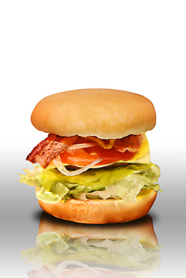 포토 JPG 해외이미지 스튜디오촬영 음식 빵 잎 다이어트 토마토 채소 양파 치즈 바닥 패스트푸드 샌드위치 육류 요리 사람없음 반사 식사 저녁식사 샐러드 햄버거 신선 맛 그릴 폐기물 케첩 먹기 머스터드 오브젝트 속도 메뉴 상쾌 햄 베이컨 광택 마요네즈 점심식사 고립 치즈버거 해로움 해외202004 해외포토 식물 감정 컨셉 식재료 모션 주방용품 유제품 실내 건강 돼지고기 소스_음식 인스턴트 쓰레기 파일형식 이미지허브