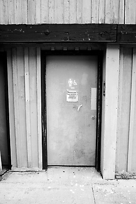 포토 JPG 해외이미지 전통 외관 남자 벽 백그라운드 건축양식 날씨 주택 프레임 사람없음 건물 목재 장식 문 욕실 수확 골동품 시골 입장 묘사 고민 화장실 질감 복고 옛날 해외202004 해외포토 나무 건축물 건축 감정 농업 재료 사람 파일형식 이미지허브