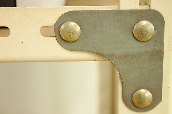 포토 JPG 해외이미지 산업 백그라운드 패턴 주택 사람없음 머리 금속 여러개 장비 흰색 공구 나사 스패너 수리 은색 연결 작음 큼 철 묘사 오브젝트 싱글 고정 정비공 옛날 철강 하드웨어 해외202004 해외포토 컬러 다수 무늬 재질 건물 신체부위 컴퓨터 도구 기술자 크기 파일형식 이미지허브