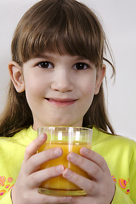 포토 JPG 해외이미지 행복 음료 어린이 건강 한명 놀람 주스 기쁨 해외202004 해외포토 1 감정 표정 사람 파일형식 이미지허브