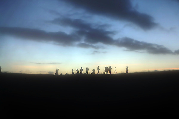 포토 JPG 해외이미지 라이프스타일 실루엣 여행 백그라운드 자연 하늘 산 서기 사람 풍경 사람없음 야외 햇빛 여행객 일출 일몰 하이킹 사진사 절정 해외202004 해외포토 모션 레저 촬영기법 생활 태양 노을 작가 생태계 파일형식 이미지허브