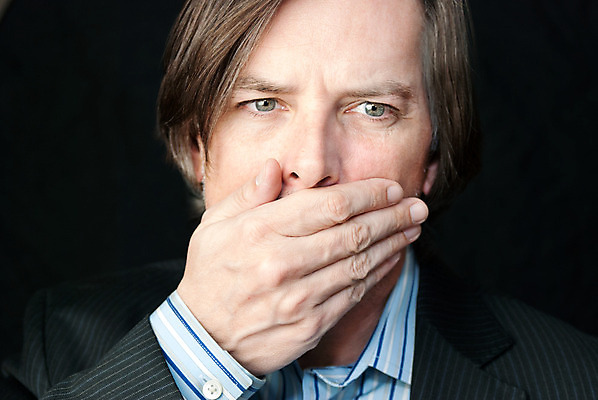 포토 JPG 해외이미지 직업 라이프스타일 손 남자 감정 얼굴 비즈니스 넥타이 스트레스 피곤 한명 사람 정장 성인 검은색 놀람 분노 표현 업무 비즈니스맨 불안 고민 두통 충격 문제 긴장 나쁜 경영 트러블 편두통 해외202004 해외포토 1 잡화 옷 컬러 컨셉 표정 생활 신체부위 고통 작업 직장인 질병 파일형식 이미지허브