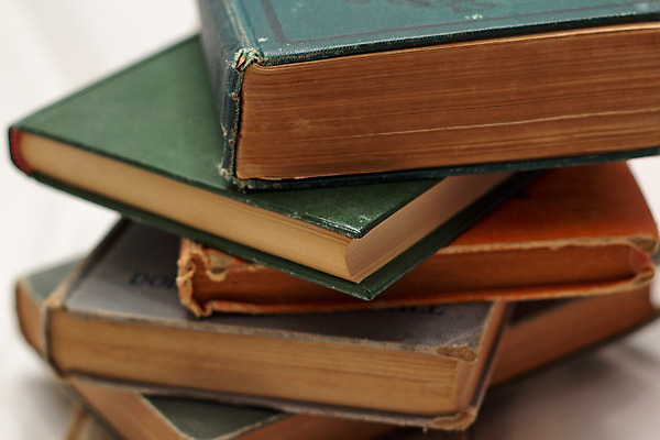 포토 JPG 해외이미지 교육 사람없음 책 독서 상점 클래식 도서관 읽기 문학 옛날 중고 해외202004 해외포토 컨셉 모션 파일형식 이미지허브