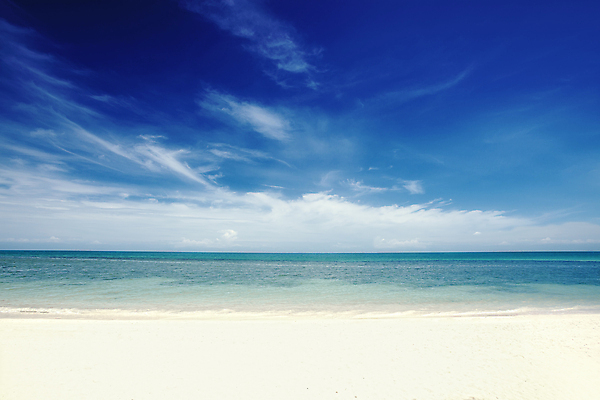 포토 JPG 해외이미지 모래 바다 섬 여행 하늘색 태국 자연 하늘 표면 휴가 휴식 사람없음 파란색 태양 수영 침묵 기쁨 만 휴게실 선탠 크루즈 휴양지 몰디브 파라다이스 해외202004 해외포토 자연요소 감정 아시아 컬러 컨셉 배_교통 소리 장소 수상스포츠 생태계 파일형식 이미지허브