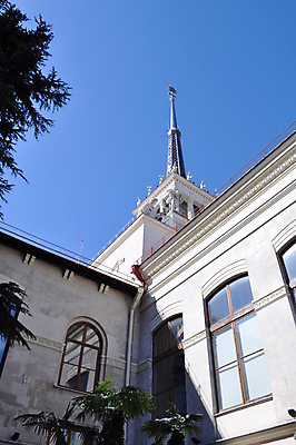 포토 JPG 해외이미지 바다 패턴 의자 탁자 하늘 바닥 사람없음 반사 흰색 역 천장 샹들리에 해외202004 해외포토 컬러 가구 무늬 교통시설 조명 파일형식 이미지허브