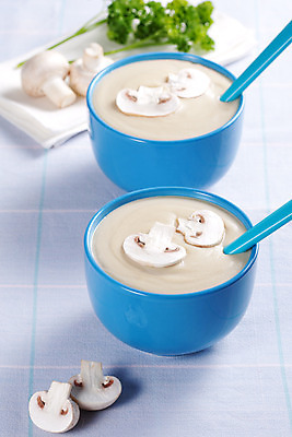 포토 JPG 해외이미지 전통 접시 음식 다이어트 채소 탁자 양파 따뜻함 파슬리 건강 요리 사람없음 초록색 파란색 식당 숟가락 식사 저녁식사 버섯 흰색 신선 뜨거움 사발 맛 수프 먹기 허브 크림 냅킨 슬라이스 아로마 점심식사 삶기 채식주의자 핸드메이드 해외202004 해외포토 식물 식기 컬러 가구 컨셉 모션 수저 상점 사기그릇 채식 파일형식 이미지허브