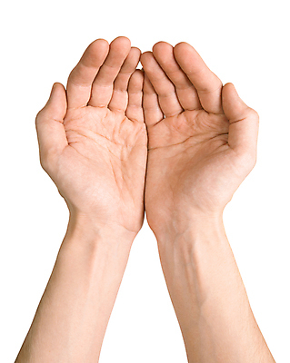 포토 JPG 해외이미지 백인 손 남자 백그라운드 컨셉 비즈니스 손가락 성공 선물 성인 사람없음 판매 공백 흰색 인사 잡기 도움 메시지 오브젝트 사인 주기 쇼 팔 보여주기 해결 고립 돌봄 마케팅 제의 해외202004 해외포토 서양인 컬러 모션 사람 신체부위 예절 파일형식 이미지허브