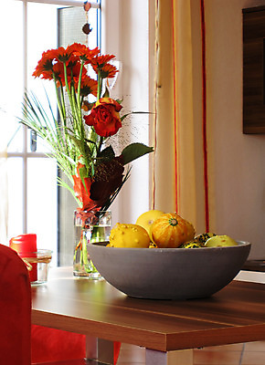 포토 JPG 해외이미지 디자인 꽃 가구 거실 의자 창문 가족 탁자 호박 휴식 거리 바닥 아파트 주택 실내 사람없음 내부 목재 장식 빛 소파 식사 저녁식사 일몰 방 장비 도시 커튼 재산 고급 우아함 야간 저녁 디자이너 맨션 책상 리빙 스쿼시 해외202004 해외포토 자연요소 나무 식물 직업 스포츠 생활용품 컨셉 채소 재료 관계 건물 금융 구기 노을 파일형식 이미지허브