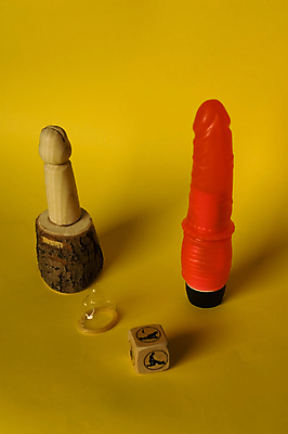 포토 JPG 해외이미지 백그라운드 성인 사람없음 장난감 노란색 투명 해외202004 해외포토 컬러 사람 파일형식 이미지허브