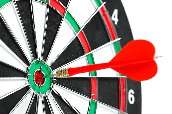 포토 JPG 해외이미지 스포츠 성공 사람없음 빨간색 게임 10 던지기 목표 미사일 다트 날카로움 지느러미 때리기 해외202004 해외포토 컬러 컨셉 모션 놀이 숫자 파일형식 이미지허브