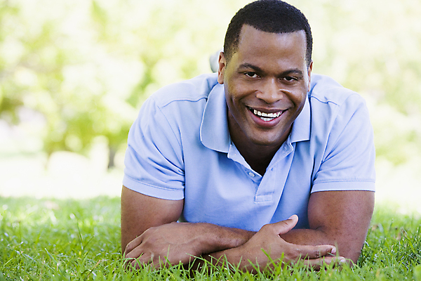 포토 JPG 해외이미지 라이프스타일 응시 공원 남자 행복 여유 청소년 휴식 한명 사람 성인 야외 가로 30대 눕기 쌓기 시골 성인남자만 카피스페이스 해외202004 해외포토 1 시선 공공시설 감정 컨셉 모션 생활 장년 공백 남자만 성인만 파일형식 이미지허브