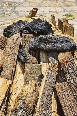 포토 JPG 해외이미지 나무 라이프스타일 디자인 계절 조각 백그라운드 겨울 불 새로움 주택 건조 따뜻함 사람없음 목재 쌓기 환경 정원 검은색 시골 뜨거움 거친 닫기 큼 장작 자르기 묘사 벽난로 날것 나무껍질 지역 연료 잡동사니 내추럴 벌목 석탄 수목 스타일 개조 해외202004 해외포토 자연요소 식물 컬러 컨셉 재료 모션 건물 생활 껍질 크기 파일형식 이미지허브