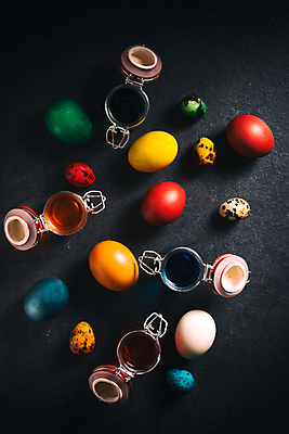 포토 JPG 해외이미지 전통 디자인 계절 꽃 행복 백그라운드 휴가 부활절 선물 사람없음 장식 세로 초록색 컬러풀 노란색 우주 축제 어둠 페인트 봄 공백 축하 그룹 4월 심볼 오브젝트 부활절계란 해외202004 해외포토 식물 기념일 감정 컬러 컨셉 계란 날짜 파일형식 이미지허브