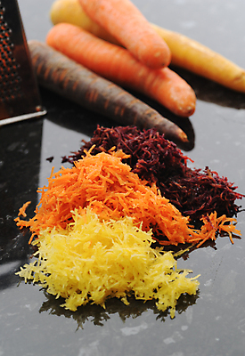 포토 JPG 해외이미지 음식 채소 오렌지 사람없음 세로 노란색 보라색 당근 신선 날것 섞기 해외202004 해외포토 컬러 과일 뿌리채소 파일형식 이미지허브