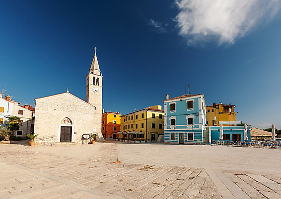 포토 JPG 해외이미지 전통 유럽 백그라운드 건축양식 하늘 낚시 바닥 주택 사람없음 건물 파란색 컬러풀 교회 탑 항구 맑음 바위 흰색 보트 어부 지중해 그림 정사각형 낚시꾼 포트 크로아티아 종탑 옛날 해외202004 해외포토 도형 직업 건축물 건축 나라 바다 컬러 배_교통 종교건축 교통시설 레저 날씨 돌_바위 파일형식 이미지허브