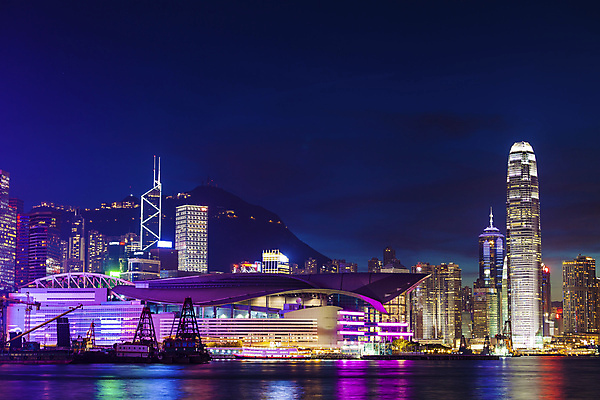 포토 JPG 해외이미지 아시아 도로 선 여행 백그라운드 이동 비즈니스 건축양식 교통시설 모션 자동차 거리 버스 사람없음 건물 파란색 빛 도시풍경 지구본 중국 어둠 황혼 새벽 운전 도시 도심 야간 저녁 소프트포커스 속도 장면 타운 홍콩 블러 해외202004 해외포토 자연요소 건축물 건축 나라 길 육상교통 컬러 교통 컨셉 대중교통 촬영기법 풍경 일몰 시설 파일형식 이미지허브