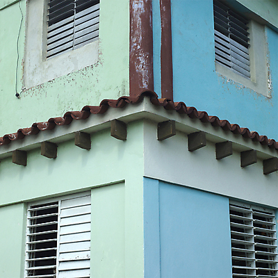 포토 JPG 해외이미지 외관 벽 건축양식 창문 표면 아파트 주택 사람없음 건물 파란색 컬러풀 페인트 손상 블라인드 구멍 황폐 그늘 가난 질감 시멘트 쿠바 방치 옛날 콘크리트 프로젝트 불규칙 해외202004 해외포토 건축물 건축 컬러 컨셉 커튼 중앙아메리카 파일형식 이미지허브