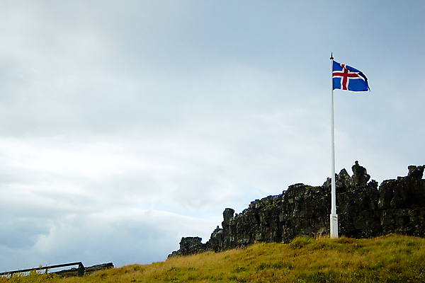 포토 JPG 해외이미지 디자인 유럽 문화 파도 여행 십자가 패턴 자연 벽지 아이슬란드 풍경 사람없음 빨간색 파란색 컬러풀 어둠 자유 흰색 깃발 거친 역사 심볼 오브젝트 사인 그림 질감 복고 빙하 봉 애국심 국회 내추럴 공화국 그런지 옛날 전국 해외202004 해외포토 나라 바다 컬러 컨셉 무늬 생태계 파일형식 이미지허브