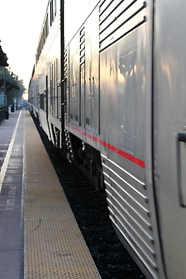 포토 JPG 해외이미지 1 여행 교통시설 사람없음 야외 옆모습 기차 역 질감 전차 단상 그런지 선로 철강 터미널 해외202004 해외포토 육상교통 뷰포인트 교통 대중교통 시설 파일형식 이미지허브