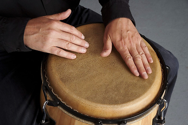 포토 JPG 해외이미지 손 악기 음악 이동 타악기 사람없음 기구 인도인 피부 드럼 해외202004 해외포토 외국인 컨셉 문화예술 동양인 신체부위 파일형식 이미지허브