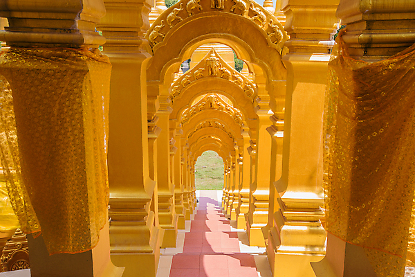 포토 JPG 해외이미지 아시아 종교 여행 불교 건축양식 태국 하늘 미술 사람없음 건물 장식 관광지 조각상 탑 사찰 역사 황금 고급 수도원 랜드마크 명승지 사리탑 옛날 해외202004 해외포토 건축물 건축 나라 컨셉 종교건축 문화예술 풍경 조형물 파일형식 이미지허브