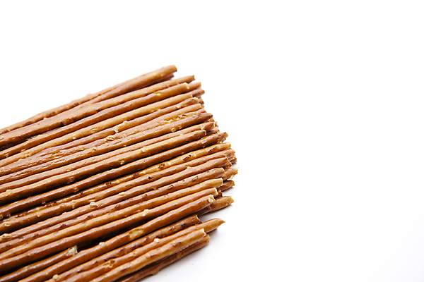 포토 JPG 해외이미지 음식 사람없음 갈색 쿠키 식사 신선 막대기 맛 먹기 흰배경 소금 절임 해외202004 해외포토 컬러 백그라운드 컨셉 모션 디저트 흰색 파일형식 이미지허브