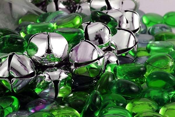 포토 JPG 해외이미지 전통 계절 크리스마스 겨울 휴가 사람없음 장식 초록색 빛 금속 축제 종 흰색 축하 은색 12월 노엘 철강 해외202004 해외포토 기념일 컬러 컨셉 재질 날짜 파일형식 이미지허브