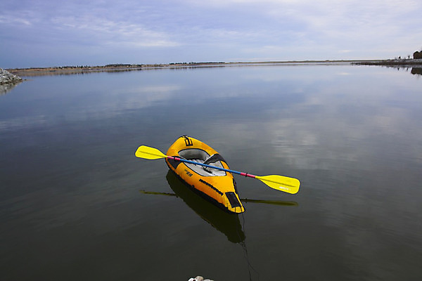 포토 JPG 해외이미지 나무 호수 스포츠 여행 포즈 오렌지 자연 하늘 휴가 휴식 풍경 사람없음 야외 물 여름 파란색 강 노란색 환경 침묵 일몰 보트 고독 저녁 카누 카약 스카이라인 해외202004 해외포토 자연요소 식물 계절 감정 컬러 컨셉 배_교통 과일 노을 소리 수상스포츠 야간 생태계 파일형식 이미지허브