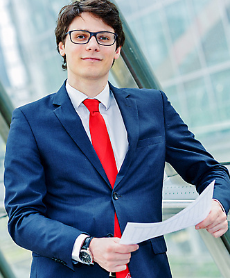 포토 JPG 해외이미지 백인 직업 라이프스타일 응시 행복 종이 회사 비즈니스 성공 노동자 한명 사람 20대 야외 사무실 판매 흰색 업무 작업 비즈니스맨 비즈니스우먼 확인 문서 상업 긍정 보여주기 해외202004 해외포토 서양인 1 시선 여자 남자 감정 컬러 컨셉 모션 청년 생활 직장인 파일형식 이미지허브