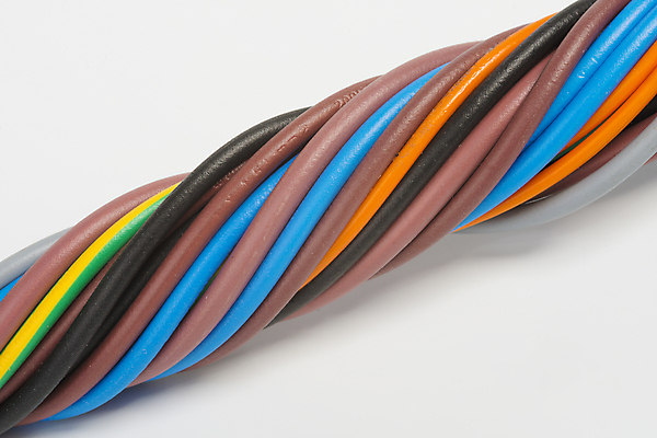 포토 JPG 해외이미지 선 백그라운드 인터넷 오렌지 통신 추상 안내 사람없음 빨간색 초록색 파란색 전자제품 컴퓨터 컬러풀 노란색 검은색 힘 장비 에너지 흰색 네트워크 구부린 코드 연결 접속 다발 보따리 철사 지휘자 고립 엮은 해외202004 해외포토 컬러 무늬 과일 모션 음악가 파일형식 이미지허브