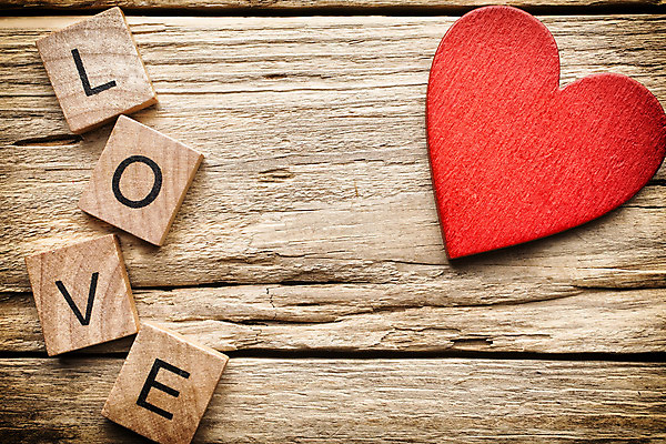 포토 JPG 해외이미지 모양 백그라운드 아이디어 발렌타인데이 선물 사랑 사람없음 목재 장식 빨간색 갈색 하트 축하 오브젝트 해외202004 해외포토 나무 감정 컬러 컨셉 재료 데이이벤트 파일형식 이미지허브