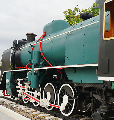 포토 JPG 해외이미지 산업 여행 부분 교통시설 모션 사람없음 빨간색 초록색 금속 검은색 힘 기계 장비 기차 수확 골동품 바퀴 역사 클래식 역 수증기 연결 땅 철 복고 과거 무거움 엔진 단상 구식 넘어짐 선로 옛날 철강 회복 해외202004 해외포토 육상교통 컬러 교통 컨셉 농업 재질 대중교통 무게 시설 파일형식 이미지허브