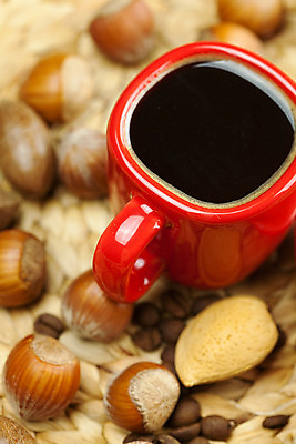 포토 JPG 해외이미지 식기 접시 커피 음료 음식 백그라운드 과일 아침 디저트 요리 사람없음 컵 갈색 케이크 초콜릿 검은색 침묵 빵집 머그컵 견과류 매트 뜨거움 액체 그룹 달콤 아침식사 작음 먹기 크림 오브젝트 호두 카푸치노 에스프레소 카페인 커스터드 페스츄리 해로움 개암 전경 해외202004 해외포토 주간 열매 빵 컬러 컨셉 모션 풍경 상점 식사 소리 맛 크기 파일형식 탑뷰 이미지허브