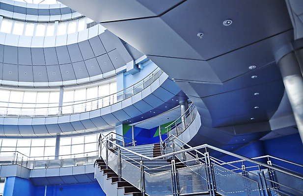 포토 JPG 해외이미지 모양 디자인 벽 패턴 곡선 비즈니스 건축양식 사다리 창문 모션 유리 추상 미래 새로움 바닥 실내 나선형 사람없음 내부 건물 파란색 빛 사무실 반사 걷기 금속 활발 도시 원형 복도 장면 단계 스타일 소멸 부족함 해외202004 해외포토 도형 건축물 건축 선 컬러 컨셉 무늬 재질 도구 파일형식 이미지허브