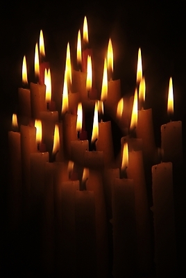 포토 JPG 해외이미지 1 종교 백그라운드 크리스마스 오렌지 촛불 불 휴가 휴식 사람없음 장식 가로 빛 노란색 교회 검은색 축제 어둠 희망 기도 축하 뜨거움 영혼 닫기 야간 심볼 싱글 신성 기념물 연소 고립 광 심지 왁스 화상 해외202004 해외포토 자연요소 기념일 감정 컬러 컨셉 과일 초 종교건축 모션 건물 상처 파일형식 이미지허브