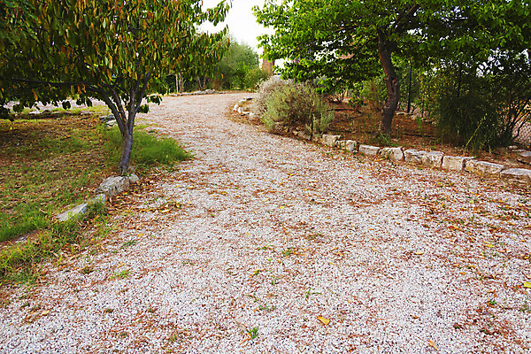 포토 JPG 해외이미지 나무 식물 계절 도로 길 잎 사람없음 야외 목재 초록색 울타리 정원 산책 가을 조약돌 흰색 시골 보행자 파편 오솔길 버리기 통나무 암초 루트 방치 선로 그리너리 해외202004 해외포토 컬러 재료 교통시설 모션 휴식 담장 돌_바위 파일형식 트랜드컬러 이미지허브