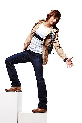 포토 JPG 스튜디오촬영 전신 서양인 외국인 백인 해외기획촬영 남자 2013년태국 모션 실내 아웃도어 한명 서기 웃음 사람 20대 성인 걷기 손내밀기 오르기 열정 남자만 남자한명만 성인남자만 청년만 청년남자만 청년남자한명만 성인한명만 성인남자한명만 성인만 국내포토 1 감정 표정 인종 손짓 청년 내부 파일형식