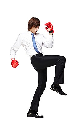 포토 JPG 스튜디오촬영 전신 서양인 외국인 백인 해외기획촬영 남자 스포츠 2013년태국 비즈니스 모션 실내 한명 서기 사람 정장 20대 성인 옆모습 권투 글러브 권투글러브 비즈니스맨 킥 열정 남자만 남자한명만 성인남자만 청년만 청년남자만 청년남자한명만 성인한명만 성인남자한명만 성인만 국내포토 1 옷 감정 스포츠용품 뷰포인트 장갑 인종 청년 내부 격투기 직장인 파일형식