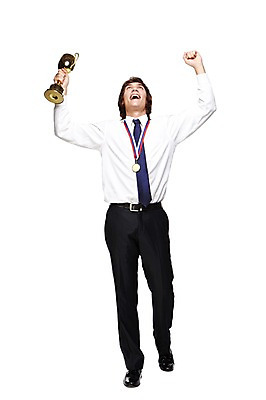 포토 JPG 스튜디오촬영 전신 서양인 외국인 백인 해외기획촬영 남자 2013년태국 비즈니스 모션 실내 한명 서기 웃음 들기 사람 정장 20대 성인 앞모습 손들기 만세 우승 비즈니스맨 트로피 메달 열정 남자만 남자한명만 성인남자만 청년만 청년남자만 청년남자한명만 성인한명만 성인남자한명만 성인만 국내포토 1 옷 감정 뷰포인트 표정 인종 청년 내부 최고 직장인 상_우승 상_상패 파일형식