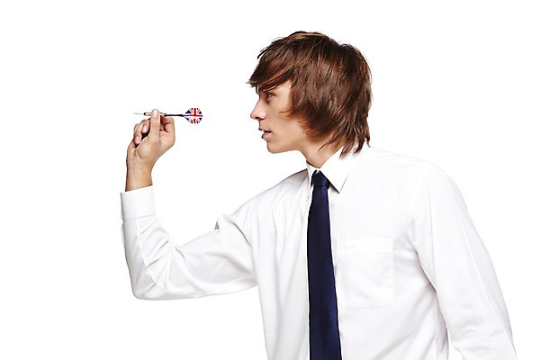 포토 JPG 스튜디오촬영 서양인 외국인 백인 해외기획촬영 남자 2013년태국 비즈니스 모션 실내 한명 들기 사람 정장 상반신 20대 성인 비즈니스맨 다트 열정 다트핀 남자만 남자한명만 성인남자만 청년만 청년남자만 청년남자한명만 성인한명만 성인남자한명만 성인만 국내포토 1 옷 감정 인종 청년 내부 게임 직장인 파일형식