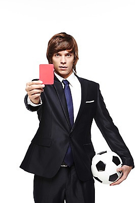 포토 JPG 스튜디오촬영 서양인 외국인 백인 해외기획촬영 남자 스포츠 2013년태국 비즈니스 축구공 모션 실내 한명 들기 사람 정장 상반신 20대 성인 앞모습 축구 비즈니스맨 열정 퇴장 레드카드 남자만 남자한명만 성인남자만 청년만 청년남자만 청년남자한명만 성인한명만 성인남자한명만 성인만 국내포토 1 옷 감정 뷰포인트 공 축구용품 경고 인종 청년 내부 구기 직장인 카드_놀이용품 파일형식