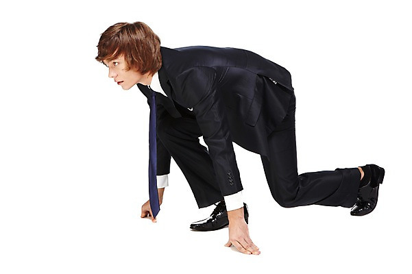 포토 JPG 스튜디오촬영 전신 서양인 외국인 백인 해외기획촬영 남자 엎드리기 스포츠 2013년태국 비즈니스 모션 실내 한명 사람 정장 20대 성인 옆모습 달리기 비즈니스맨 열정 준비자세 남자만 남자한명만 성인남자만 청년만 청년남자만 청년남자한명만 성인한명만 성인남자한명만 성인만 국내포토 1 옷 감정 뷰포인트 포즈 인종 청년 내부 직장인 준비 파일형식