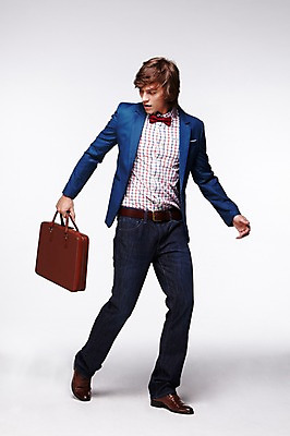 포토 JPG 스튜디오촬영 전신 서양인 외국인 백인 해외기획촬영 패션 남자 2013년태국 서류가방 비즈니스 모션 실내 한명 서기 들기 사람 20대 성인 캐주얼 비즈니스맨 남자만 남자한명만 성인남자만 청년만 청년남자만 청년남자한명만 성인한명만 성인남자한명만 성인만 국내포토 1 옷 가방 인종 청년 내부 직장인 파일형식