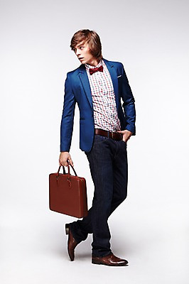 포토 JPG 스튜디오촬영 전신 서양인 외국인 백인 해외기획촬영 패션 남자 2013년태국 서류가방 비즈니스 모션 실내 한명 서기 들기 사람 20대 성인 캐주얼 비즈니스맨 남자만 남자한명만 성인남자만 청년만 청년남자만 청년남자한명만 성인한명만 성인남자한명만 성인만 국내포토 1 옷 가방 인종 청년 내부 직장인 파일형식