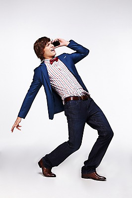 포토 JPG 스튜디오촬영 전신 서양인 외국인 백인 해외기획촬영 패션 남자 2013년태국 비즈니스 모션 실내 한명 서기 들기 사람 20대 성인 캐주얼 스마트폰 비즈니스맨 통화 남자만 남자한명만 성인남자만 청년만 청년남자만 청년남자한명만 성인한명만 성인남자한명만 성인만 국내포토 1 옷 인종 청년 내부 핸드폰 스마트기기 직장인 파일형식