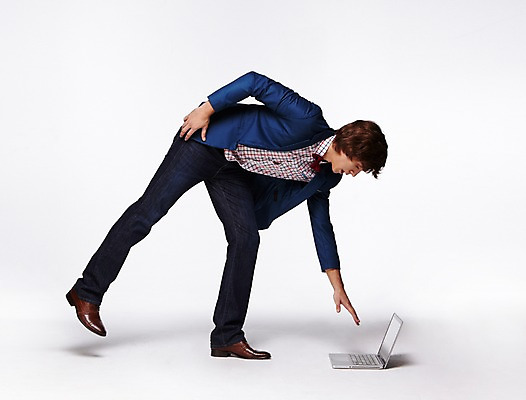 포토 JPG 스튜디오촬영 전신 서양인 외국인 백인 해외기획촬영 패션 남자 2013년태국 비즈니스 모션 실내 숙이기 한명 서기 사람 20대 성인 옆모습 캐주얼 노트북 웹서핑 비즈니스맨 남자만 남자한명만 성인남자만 청년만 청년남자만 청년남자한명만 성인한명만 성인남자한명만 성인만 국내포토 1 옷 뷰포인트 포즈 인종 청년 내부 전자제품 직장인 파일형식