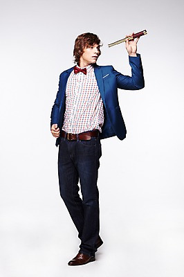 포토 JPG 스튜디오촬영 전신 서양인 외국인 백인 해외기획촬영 패션 남자 2013년태국 비즈니스 모션 실내 한명 서기 들기 사람 20대 성인 캐주얼 망원경 관찰 비즈니스맨 남자만 남자한명만 성인남자만 청년만 청년남자만 청년남자한명만 성인한명만 성인남자한명만 성인만 국내포토 1 옷 인종 청년 내부 직장인 파일형식