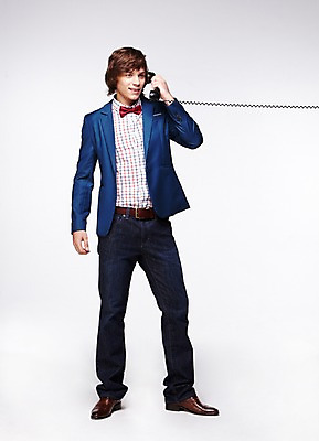 포토 JPG 스튜디오촬영 전신 서양인 외국인 백인 해외기획촬영 패션 남자 2013년태국 비즈니스 모션 실내 한명 서기 웃음 들기 사람 20대 성인 앞모습 캐주얼 비즈니스맨 수화기 통화 남자만 남자한명만 성인남자만 청년만 청년남자만 청년남자한명만 성인한명만 성인남자한명만 성인만 국내포토 1 옷 뷰포인트 표정 인종 청년 내부 직장인 전화기 파일형식