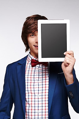 포토 JPG 스튜디오촬영 서양인 외국인 백인 해외기획촬영 패션 남자 2013년태국 비즈니스 모션 실내 한명 웃음 들기 사람 상반신 20대 성인 앞모습 캐주얼 태블릿 비즈니스맨 남자만 남자한명만 성인남자만 청년만 청년남자만 청년남자한명만 성인한명만 성인남자한명만 성인만 국내포토 1 옷 뷰포인트 표정 인종 청년 내부 전자제품 스마트기기 직장인 파일형식